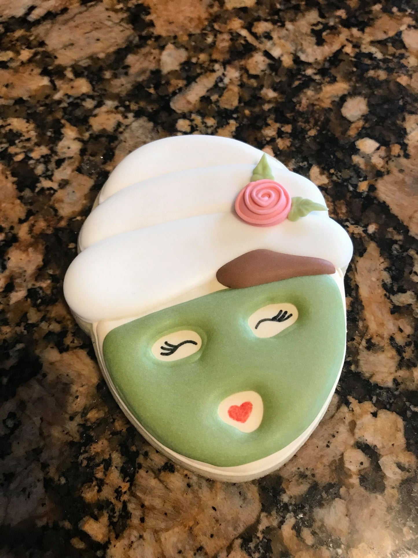 Spa Ashley Towel Cutter