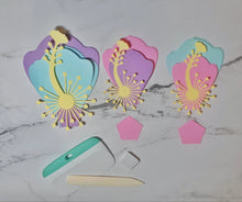 Load image into Gallery viewer, Hawaiian Flower Craft Kit - *YOU ASSEMBLE*
