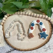 Load image into Gallery viewer, Beaded Garland with Star Cutter STL File
